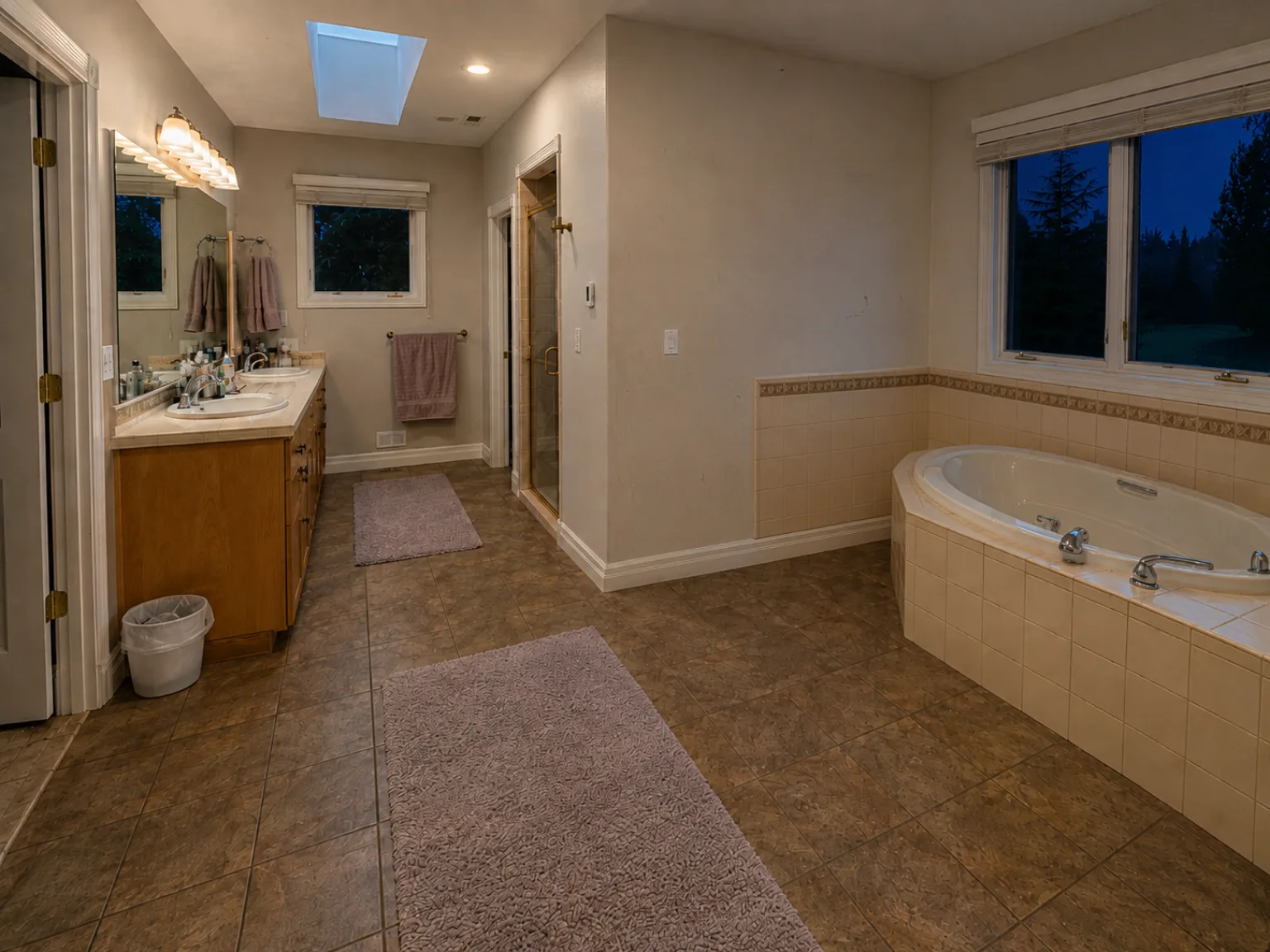 Marble & Walnut Master Bath before remodel
